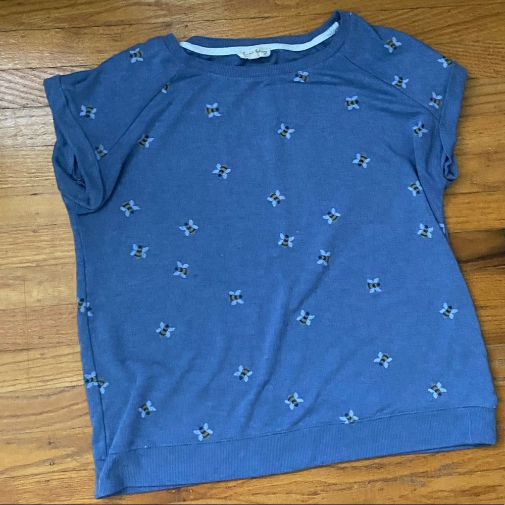 Very adorable bee lounge sweater top 🐝